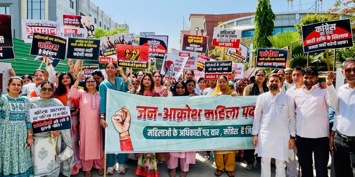 नारी शक्ति के समर्थन में उमड़ा जनसैलाब, ग्रेटर नोएडा में ऐतिहासिक पदयात्रा”