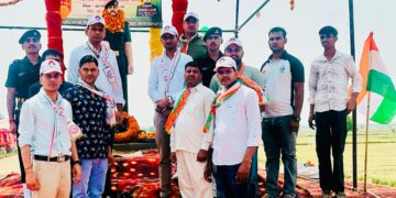 “अश्रुपूरित श्रद्धांजलि के मध्य अमर वीर शहीद दिनेश शर्मा जी की प्रतिमा का अनावरण”