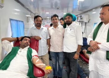 भारतीय किसान यूनियन (टिकैत) के संस्थापक चौधरी महेंद्र सिंह टिकैत की 15वीं पुण्यतिथि अस्तौली गांव में श्रद्धापूर्वक मनाई गई
