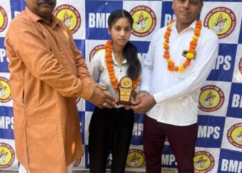 प्रज्ञा, संस्कार एवं साधना का दिव्य समागम बना बृज मंडल विद्यालय (खाम्बी) का अभिनंदन समारोह