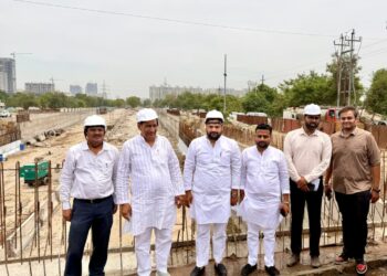 ग्रेटर नोएडा वेस्ट में चार मूर्ति अंडरपास का विधायक तेजपाल नागर ने किया निरीक्षण