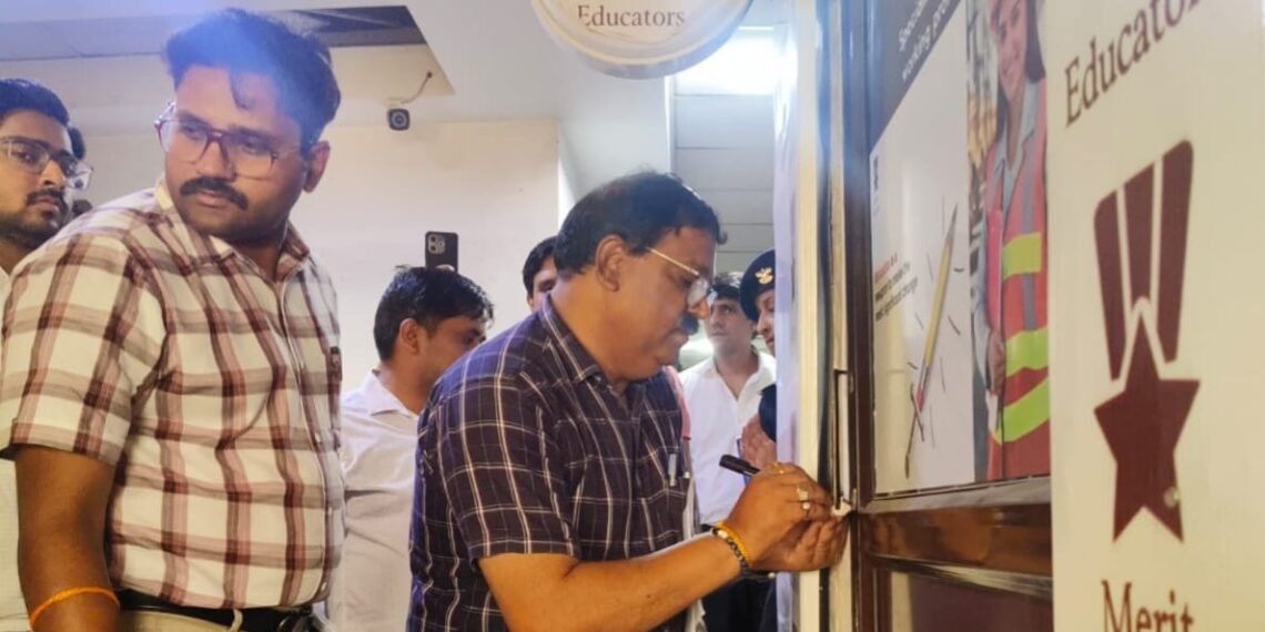 ग्रेटर नोएडा में अग्निशमन उपकरण न लगने पर पांच कोचिंग संस्थान सील