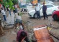 ग्रेटर नोएडा में बारिश के दौरान जलभराव से निपटने को फील्ड में उतरे प्राधिकरणकर्मी