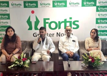 ग्रेटर नोएडा में मरीज ने नम आंखों से फोर्टिस हॉस्पिटल के डॉक्टरों का किया धन्यवाद, जाने क्यों ?