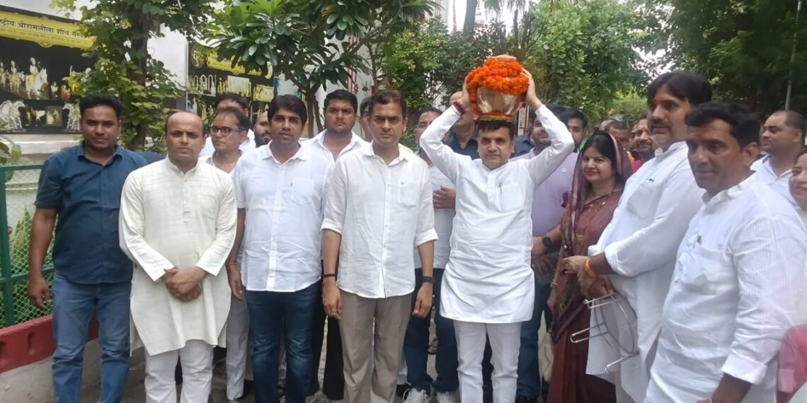 संत शिरोमणि गुरु रविदास महाराज की 650वीं जयंती एवं गुरु पूर्णिमा पर समरसता संकल्प अभियान के अंतर्गत ग्रेटर नोएडा मंडल के बीटा सेक्टर में कलश यात्रा का आयोजन किया गया