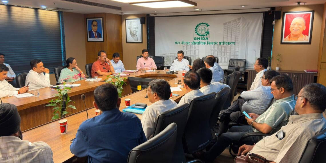 उद्योगों की समस्याओं को हल करने के लिए प्राधिकरण और उद्यमियों की बैठक