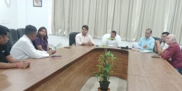 ग्रेटर नोएडा में एडब्ल्यूएचओ व गोदरेज गोल्फ लिंक सोसाइटी में डॉग फीडिंग पॉइंट बनाने पर सहमति