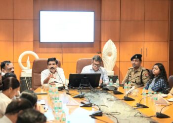 यूपी इंटरनेशनल ट्रेड शो-2026 की तैयारियों को लेकर अपर जिलाधिकारी प्रशासन की अध्यक्षता में समीक्षा बैठक संपन्न