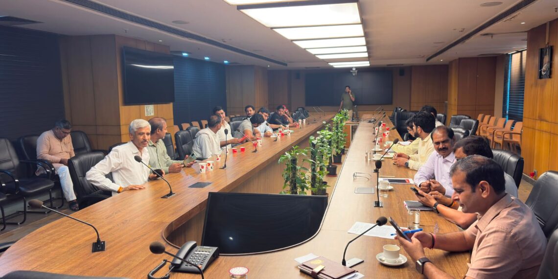 ग्रेटर नोएडा प्राधिकरण द्वारा घंघोला के 23 किसानों को मिले आबादी भूखंड