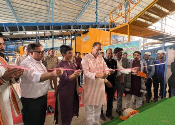 ग्रेटर नोएडा के लखनावली गांव में नियमित कूड़े को प्रोसेस करने के लिए प्रोसेसिंग प्लांट शुरू