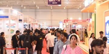 UPITS 2026 के दूसरे दिन कारोबार में जबरदस्त उछाल, भारी जनसैलाब और ग्लोबल बायर्स की सक्रिय भागीदारी केंद्रीय मंत्री जितिन प्रसाद ने किया UPITS का दौरा, टेक्नोलॉजी शोकेस का लिया जायजा