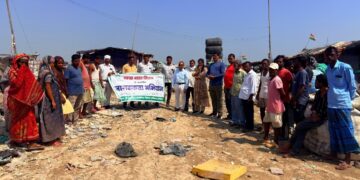 स्वच्छता और कचरा न जलाने के प्रति कबाड़ी एवं कचरा बीनने वाले श्रमिकों को किया जागरूक